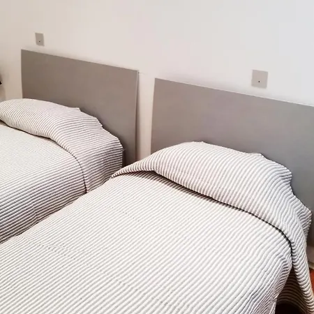 Sleeps 8 Pool Air Con Wifi فالي دو لوبو